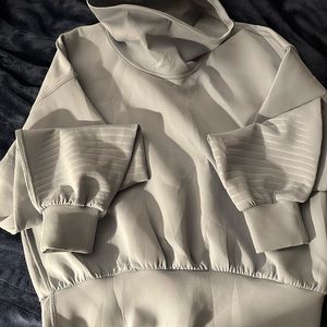 EUC lululemon Pullover Chambray Blue. Size 4